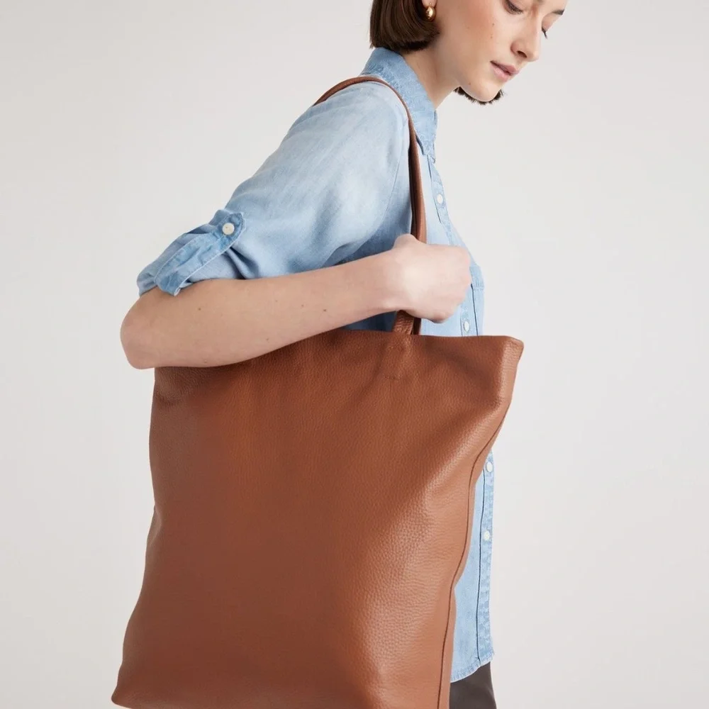 Quince Italian Tall Tote Black - Picture 2 of 8